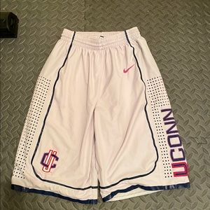 Authentic Men’s S Nike UConn Bball Shorts
